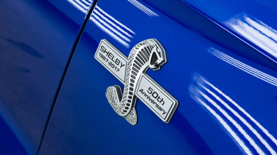 Логотип Shelby Super Snake 50th Anniversary 2017 года  (фото 32 из 50)
